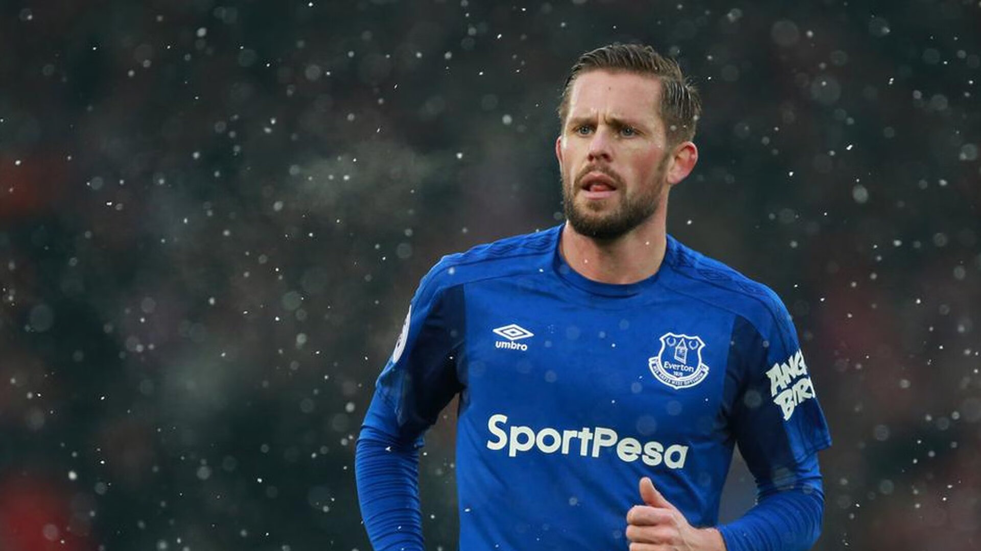 南美与欧洲的绿茵对话，阿圭罗里程碑之夜，巴拉圭与苏格兰的独特碰撞